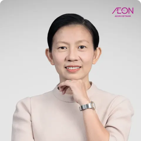 Portrait of Ms. Hue Nguyen